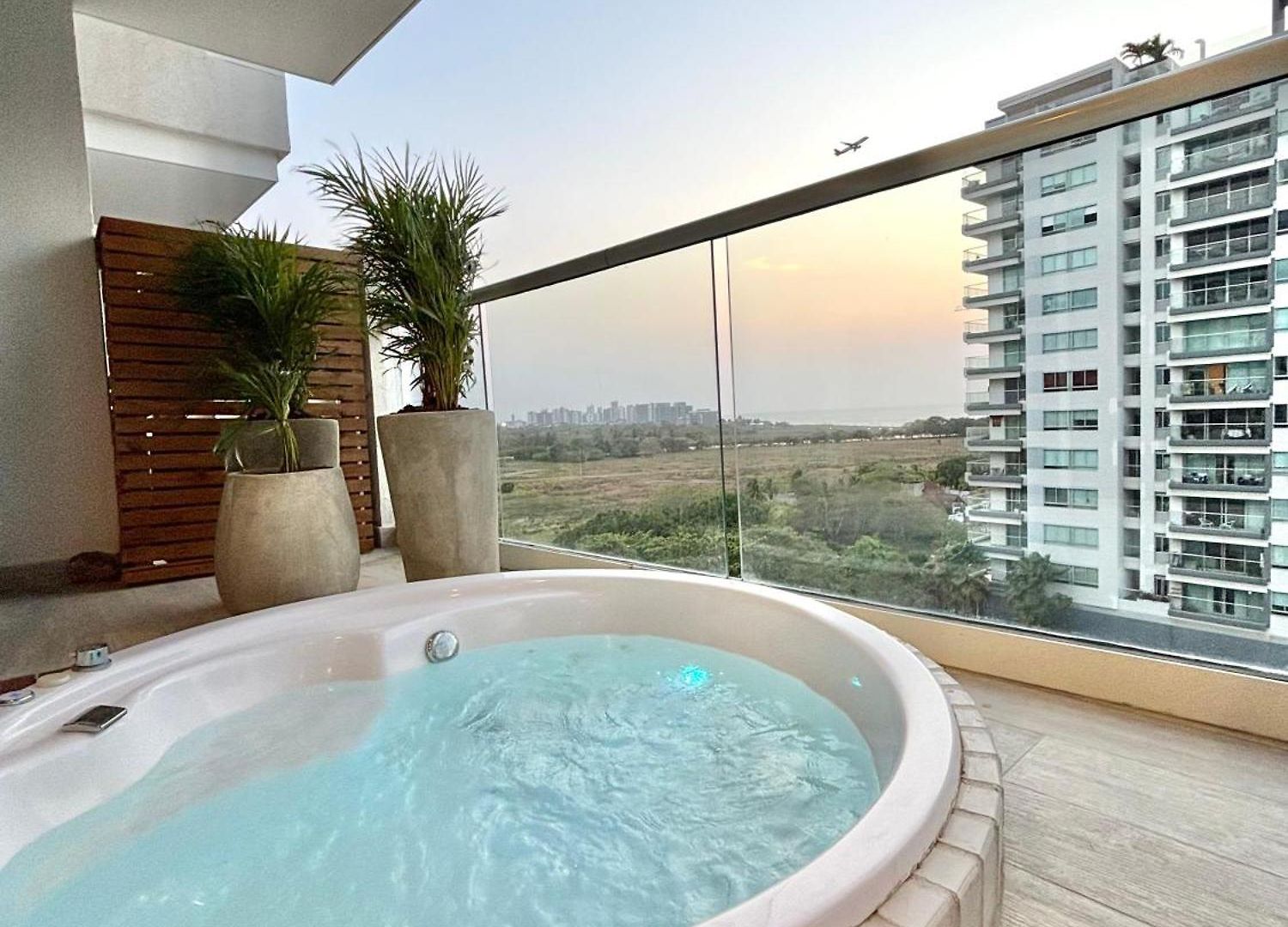 Apartamento Caribbean Luxury 2br 2bth Gem With Sea Views, Hot Water And Private Jacuzzi On Balcony Cartagena
