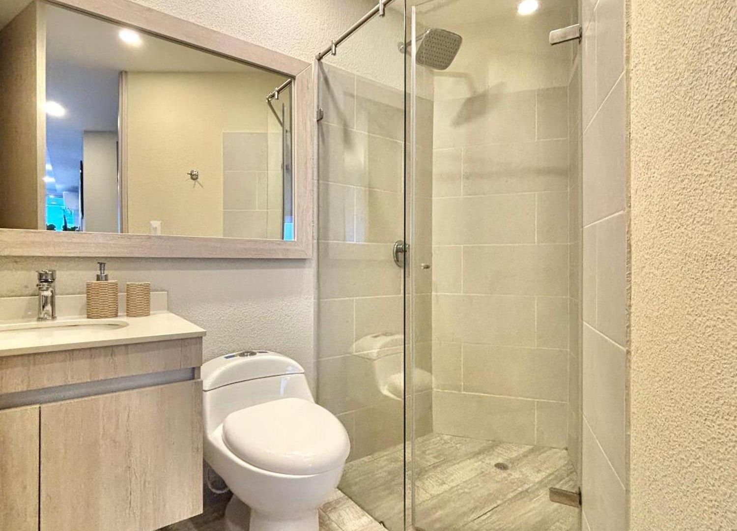 Apartamento Caribbean Luxury 2br 2bth Gem With Sea Views, Hot Water And Private Jacuzzi On Balcony