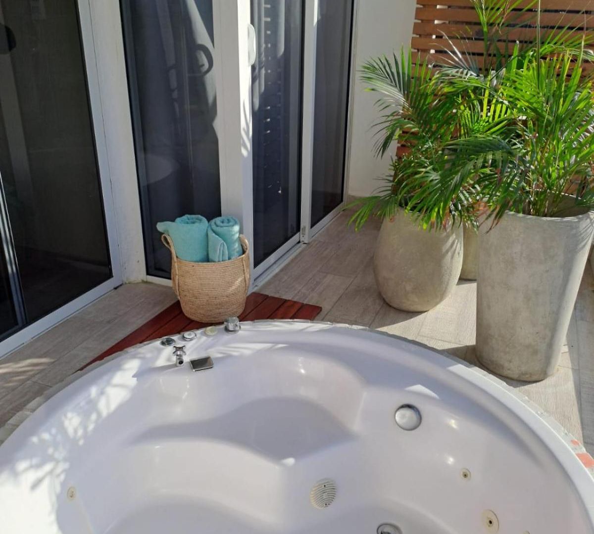 Caribbean Luxury 2br 2bth Gem With Sea Views, Hot Water And Private Jacuzzi On Balcony Apartamento Cartagena