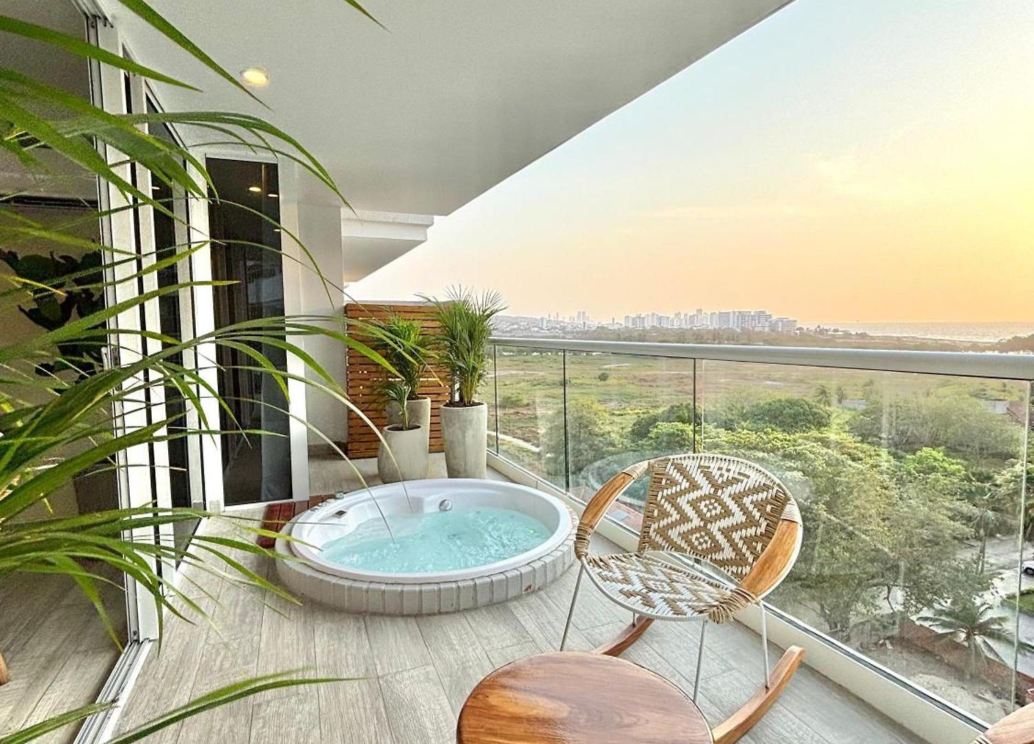 Caribbean Luxury 2br 2bth Gem With Sea Views, Hot Water And Private Jacuzzi On Balcony Apartamento Cartagena