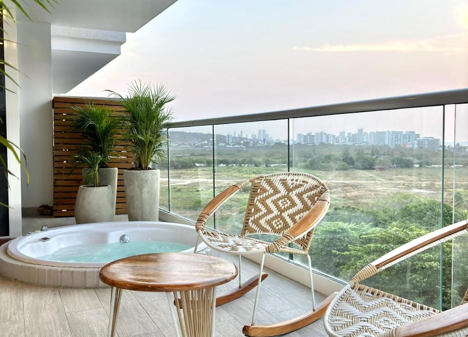 Caribbean Luxury 2br 2bth Gem With Sea Views, Hot Water And Private Jacuzzi On Balcony Apartamento Cartagena