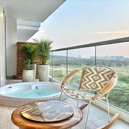 Caribbean Luxury 2br 2bth Gem With Sea Views, Hot Water And Private Jacuzzi On Balcony *