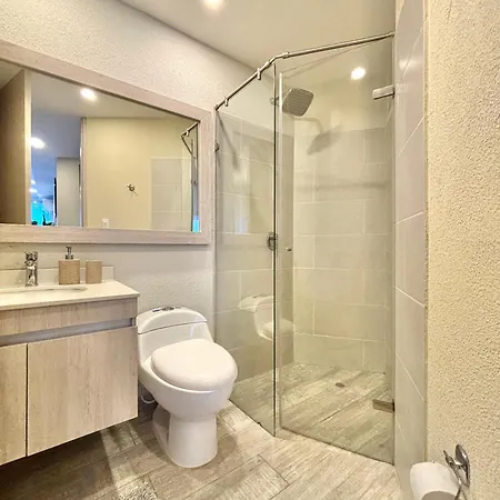 Apartamento Caribbean Luxury 2br 2bth Gem With Sea Views, Hot Water And Private Jacuzzi On Balcony