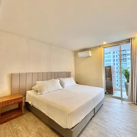 Caribbean Luxury 2br 2bth Gem With Sea Views, Hot Water And Private Jacuzzi On Balcony Apartamento