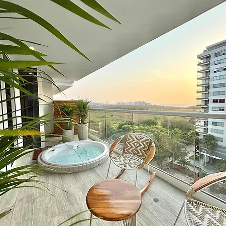 Caribbean Luxury 2br 2bth Gem With Sea Views, Hot Water And Private Jacuzzi On Balcony