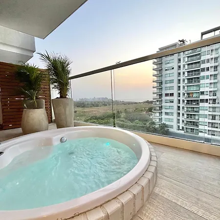 Caribbean Luxury 2br 2bth Gem With Sea Views, Hot Water And Private Jacuzzi On Balcony * Cartagena