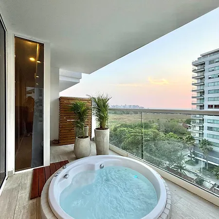 Caribbean Luxury 2br 2bth Gem With Sea Views, Hot Water And Private Jacuzzi On Balcony