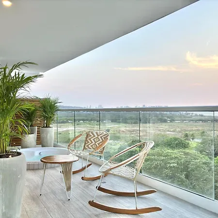 Caribbean Luxury 2br 2bth Gem With Sea Views, Hot Water And Private Jacuzzi On Balcony Apartamento