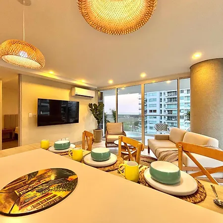 Caribbean Luxury 2br 2bth Gem With Sea Views, Hot Water And Private Jacuzzi On Balcony *